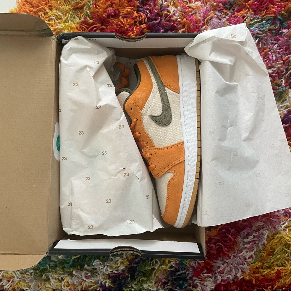 Jordan 1 Low Light Curry